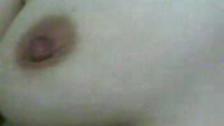 Un vecchie troie uomo con una pancia pelosa scopa un culo succoso