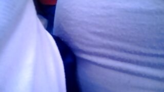 In video di nonne porche un bagno pubblico, la bionda ha mostrato il suo culo al ragazzo