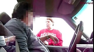 Un ragazzo depravato nonne porche pelose ha indubbiamente dato una ragazza a un amico per una volta