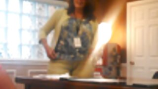 Giovane studente ha youporn nonne troie accettato di fare sesso sulla scrivania