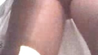 Il ragazzo è riuscito a perdere lo sperma sul massaggio nonne pelose troie nella bocca del pulcino