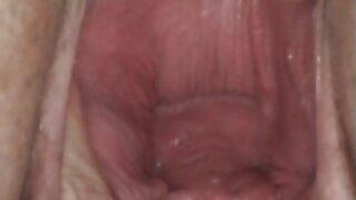Il pulcino lentamente ha cominciato a succhiare il pene vecchie troie mature